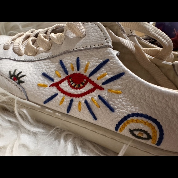 Soludos Ibiza Classic Embroidered Sneaker Ultra Soft Leather Third Eye Women's 6 - Picture 1 of 9